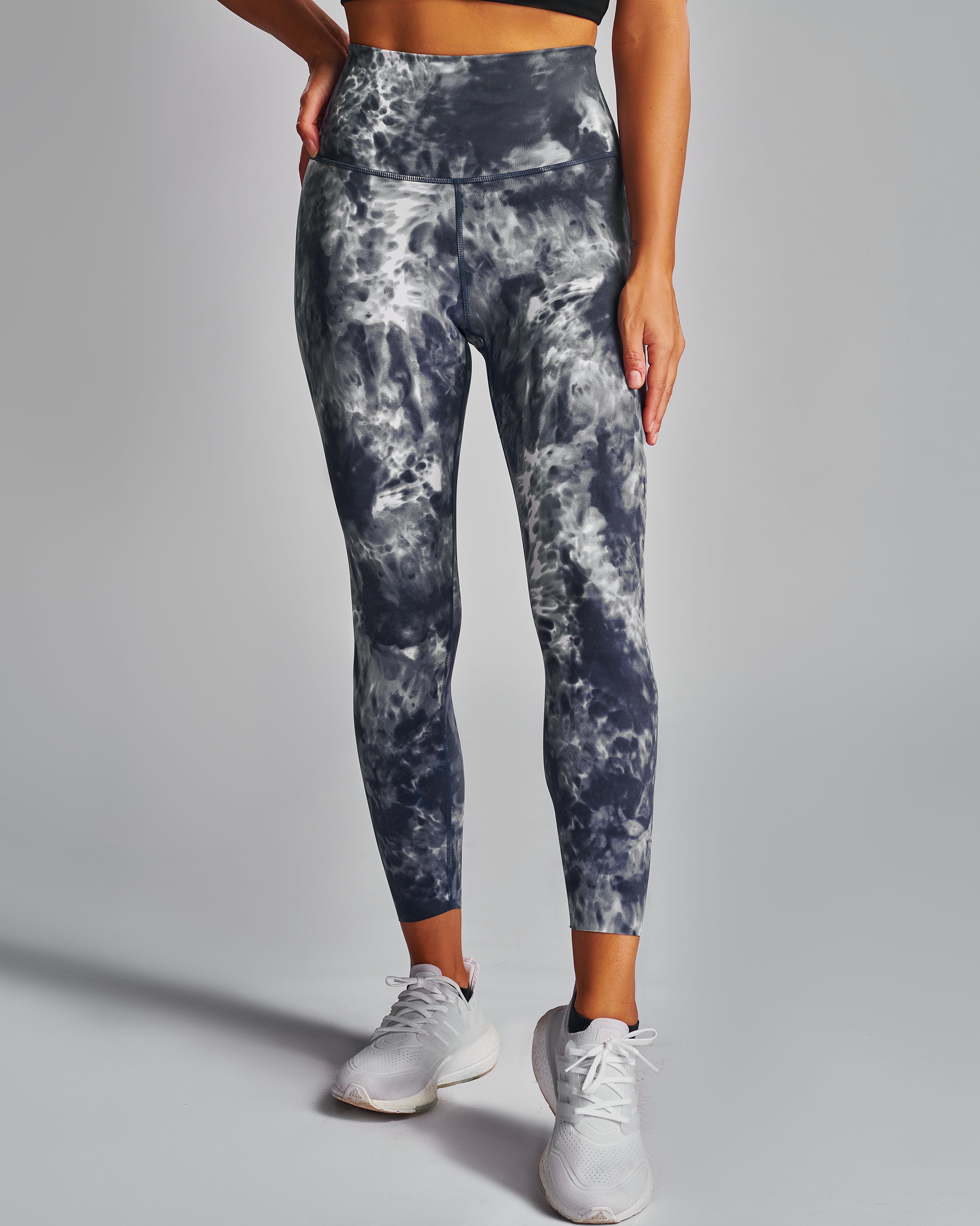Align Leggings. Grey Tie Dye Print Ultralux fabric.