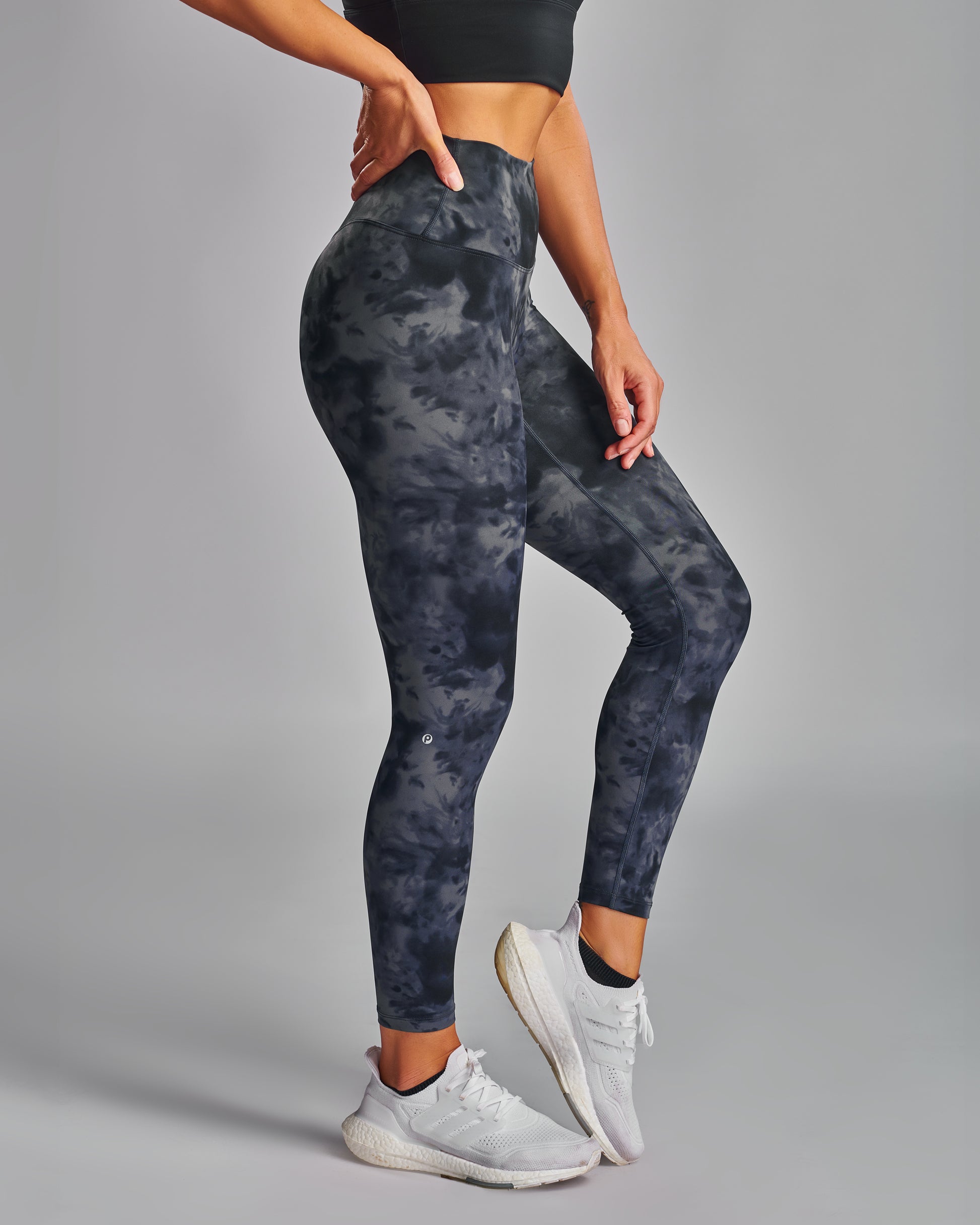 Align Leggings. Graphite Black Print Ultralux fabric. – Pineapple Athleisure
